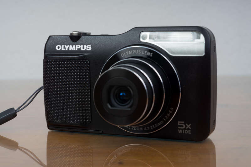 Olympus VG-170 14mp digital compact camera