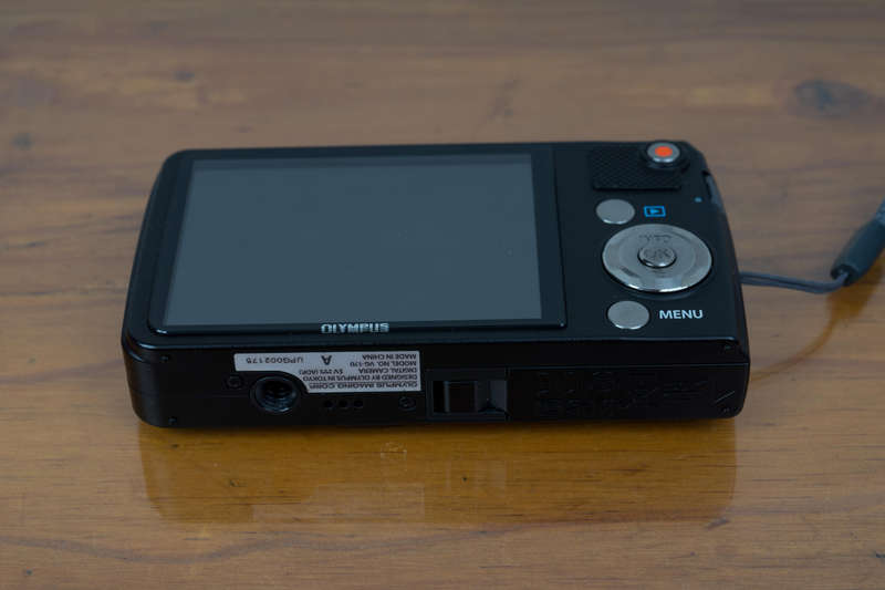 Olympus VG-170 14mp digital compact camera
