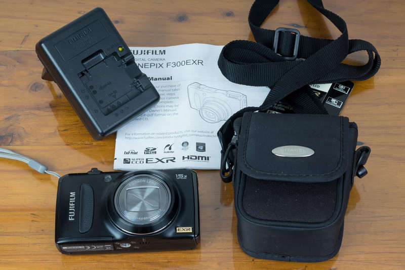 Fujifilm Finepix F300EXR 12mp digital camera