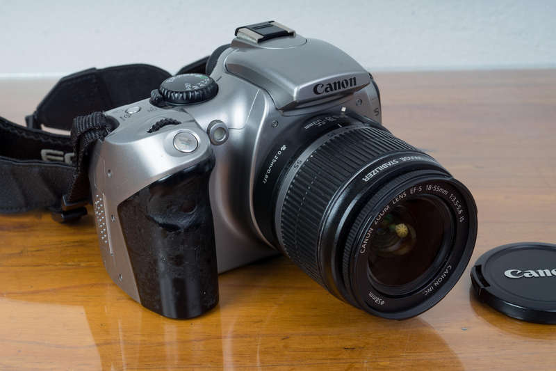 Canon EOS 300D digital SLR camera