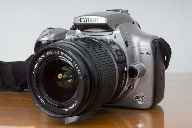 Canon EOS 300D digital SLR camera