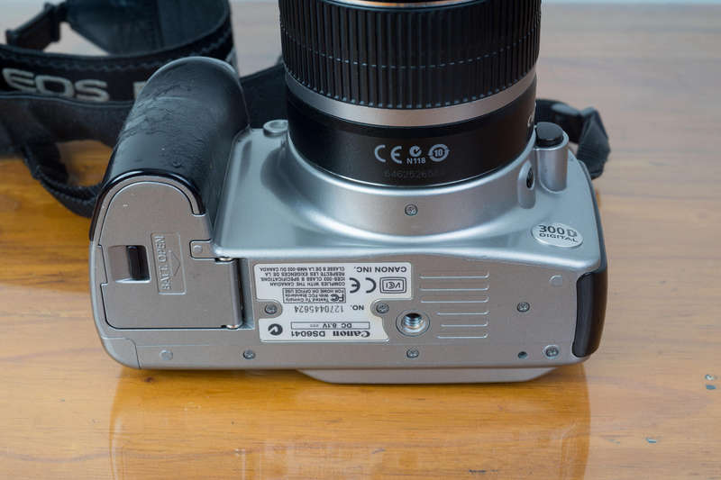 Canon EOS 300D digital SLR camera