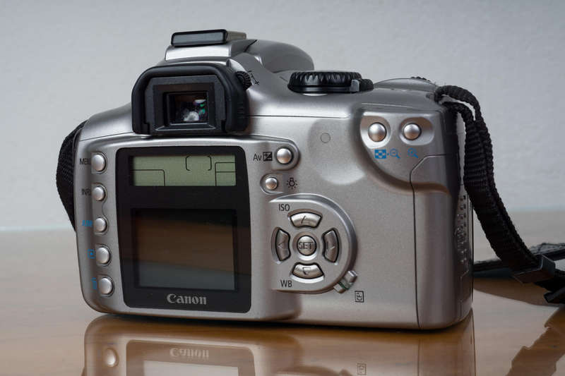 Canon EOS 300D digital SLR camera
