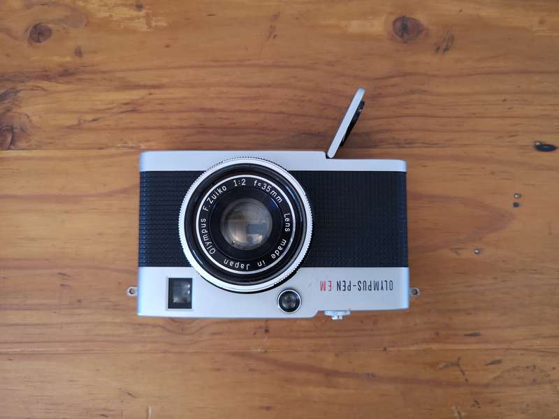 Olympus Pen EM half frame 35mm film camera for repair or display