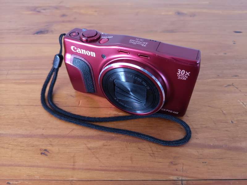 Canon Powershot SX710 HS 20.3 megapixel compact digital point & shoot camera