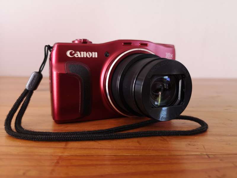 Canon Powershot SX710 HS 20.3 megapixel compact digital point & shoot camera