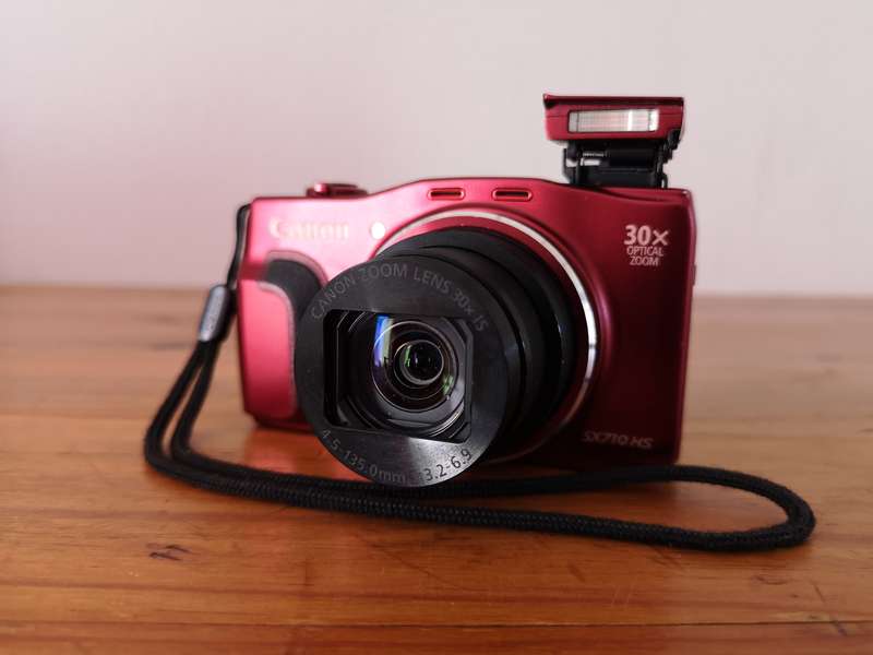 Canon Powershot SX710 HS 20.3 megapixel compact digital point & shoot camera