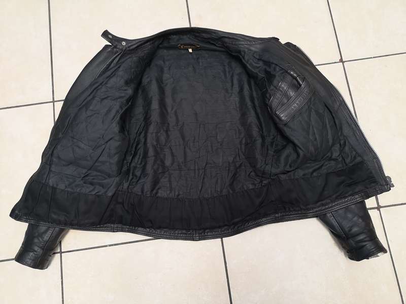 Vintage cult classic "Moto Cuir" Paris genuine leather bikers jacket *size 46*