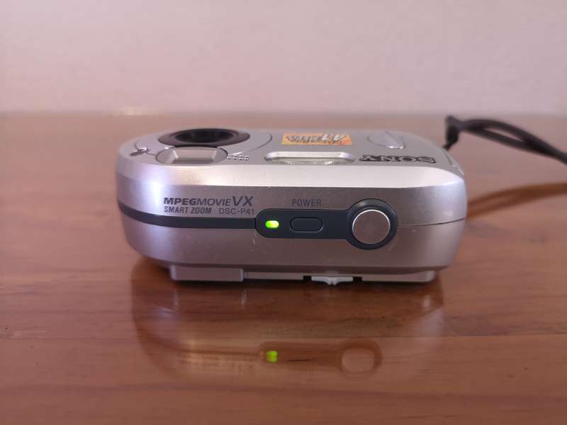 Vintage Sony Cyber-shot DSC-P41 ccd sensor 4.1mp digital point & shoot camera