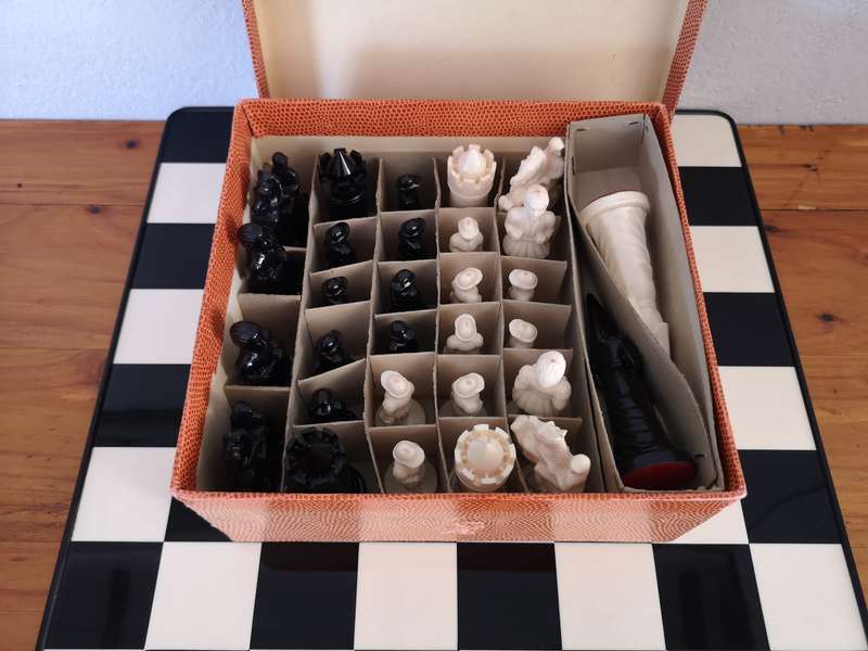 Vintage German Von Furstenberg style weighted plastic chess set