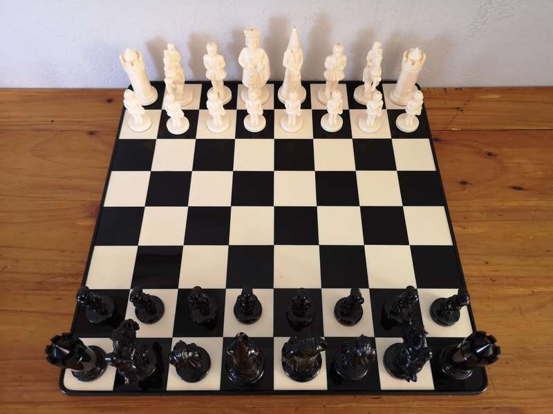 Vintage German Von Furstenberg style weighted plastic chess set