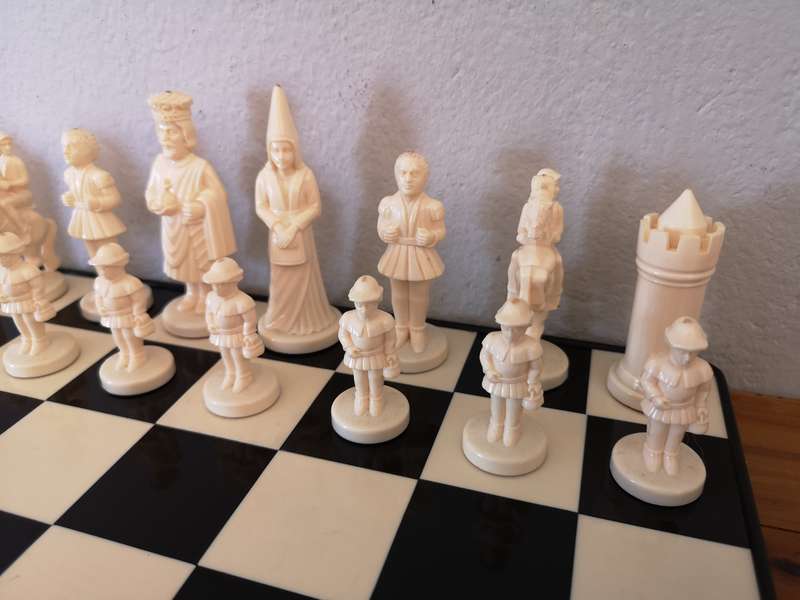 Vintage German Von Furstenberg style weighted plastic chess set