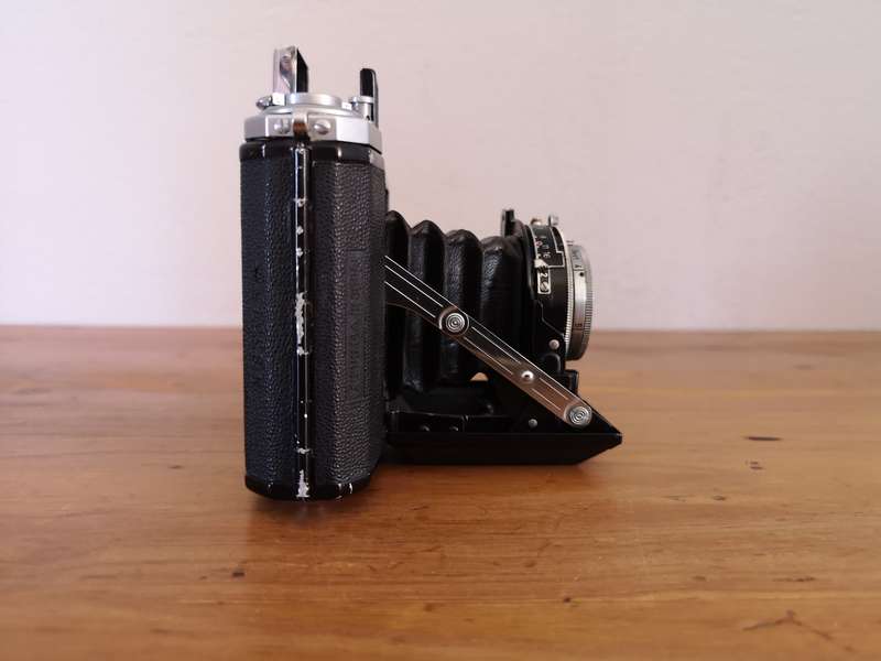 Zeiss Ikon Ikonta 521/16 medium format 6x6 camera