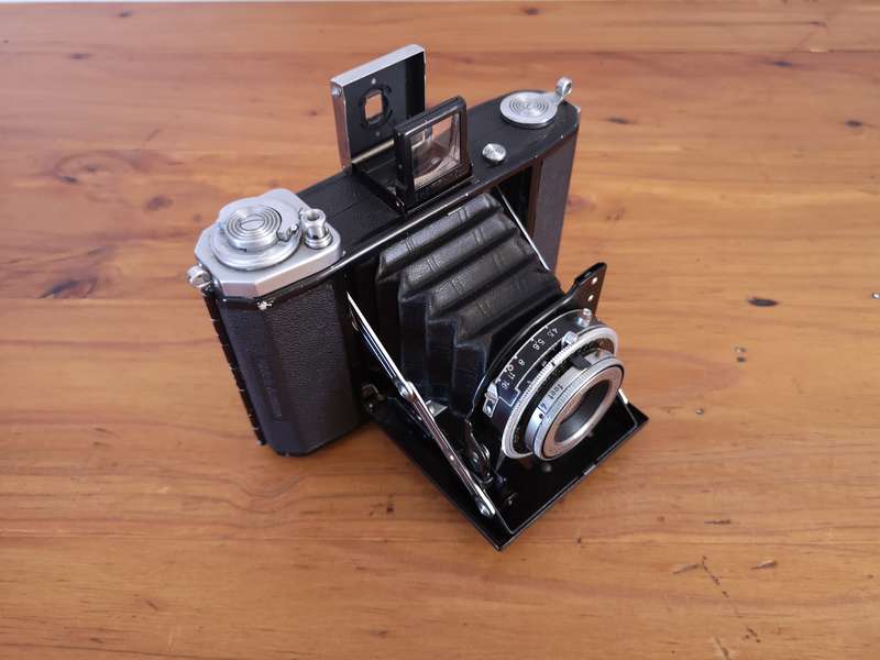 Zeiss Ikon Ikonta 521/16 medium format 6x6 camera