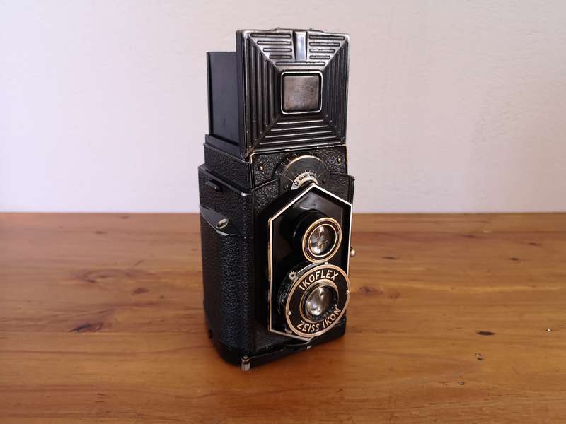 Rare Art-deco Zeiss Ikoflex 850/16 medium format TLR camera *first version*