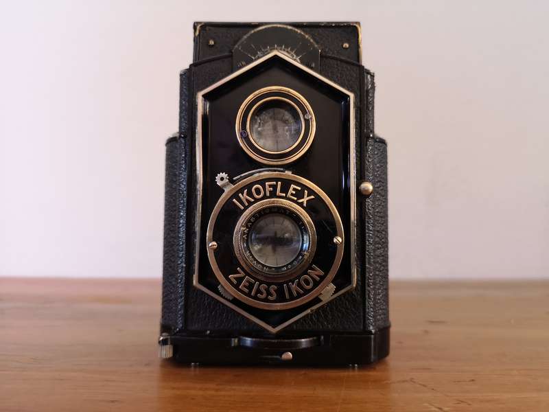 Rare Art-deco Zeiss Ikoflex 850/16 medium format TLR camera *first version*