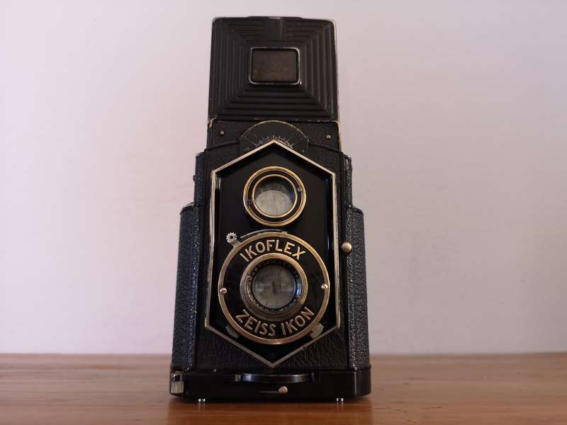 Rare Art-deco Zeiss Ikoflex 850/16 medium format TLR camera *first version*
