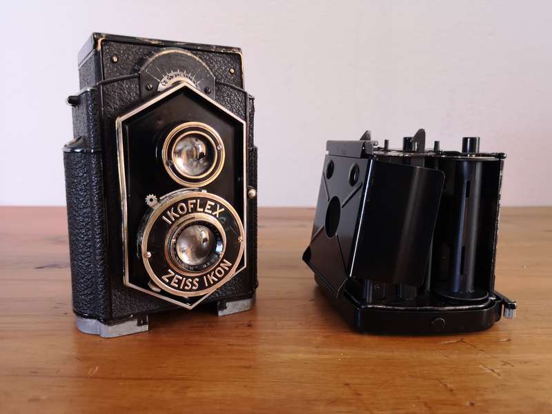 Rare Art-deco Zeiss Ikoflex 850/16 medium format TLR camera *first version*