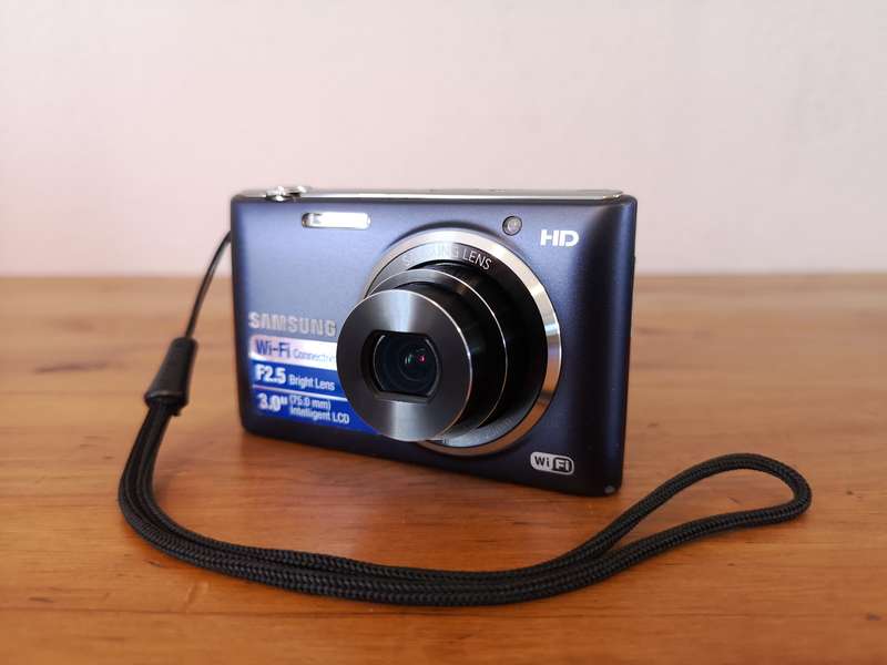 Samsung ST150F 16.2MP smart WiFi CCD sensor digital compact camera