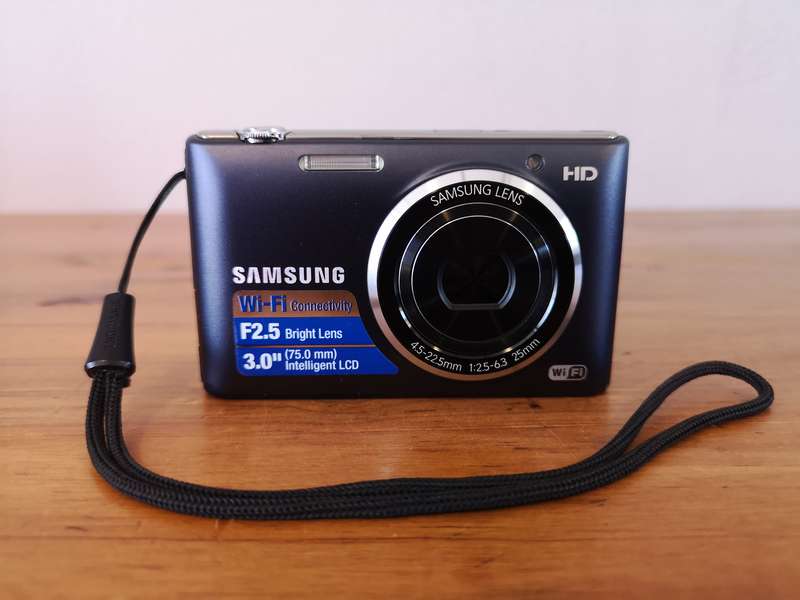 Samsung ST150F 16.2MP smart WiFi CCD sensor digital compact camera