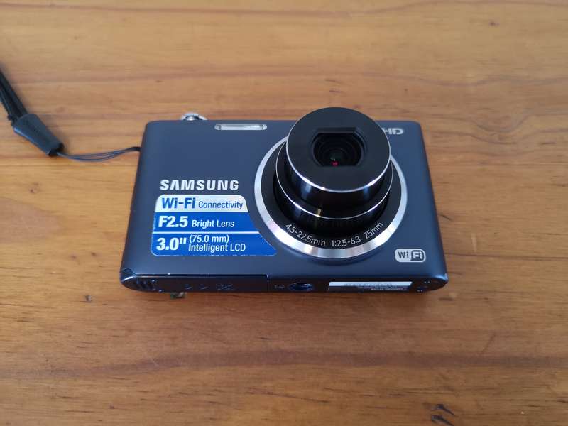 Samsung ST150F 16.2MP smart WiFi CCD sensor digital compact camera