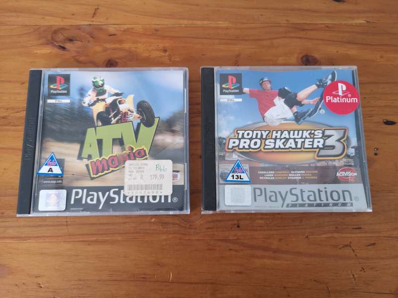 x2 Sony PS1 original games