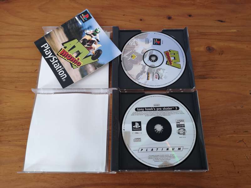 x2 Sony PS1 original games
