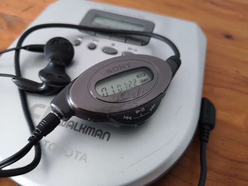Sony CD Walkman D-E505