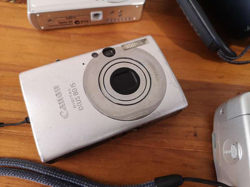 Digital cameras job-lot **parts or repair**