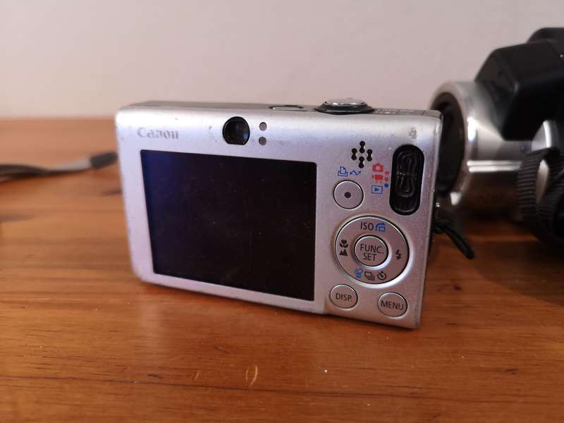 Digital cameras job-lot **parts or repair**