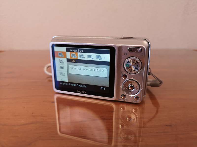 Sony Cyber-shot DSC W210 digital compact camera