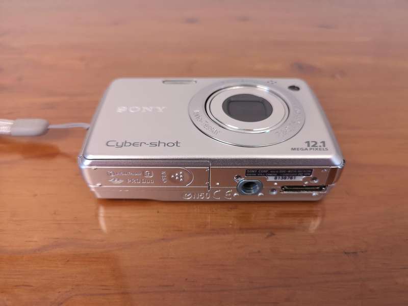 Sony Cyber-shot DSC W210 digital compact camera