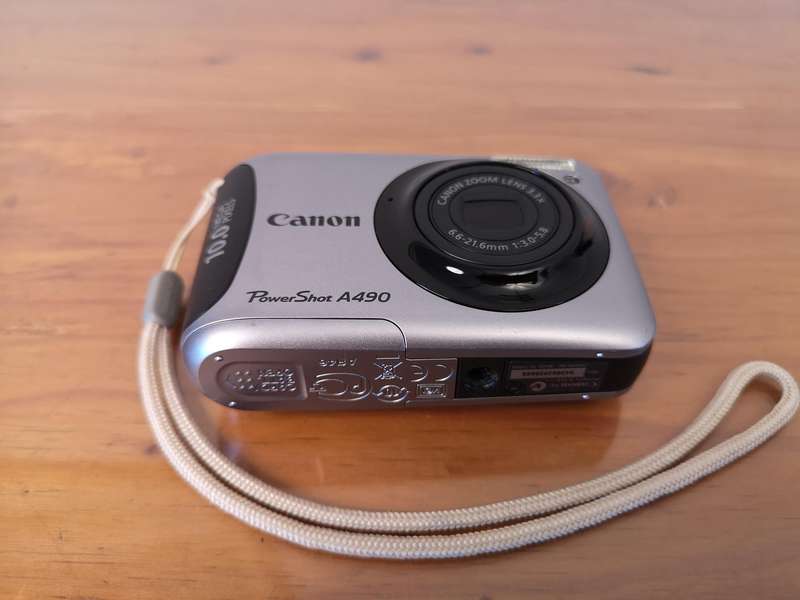 Canon PowerShot A490 digital compact camera
