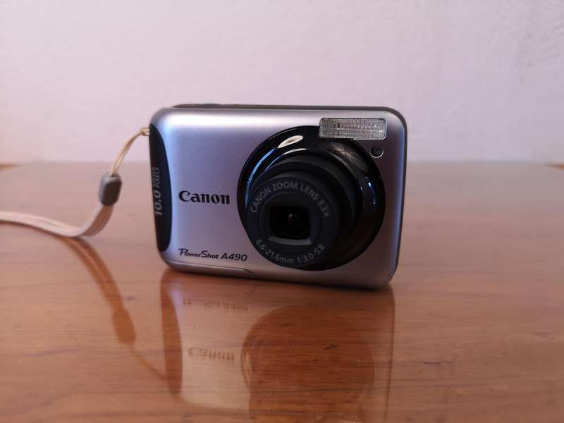 Canon PowerShot A490 digital compact camera