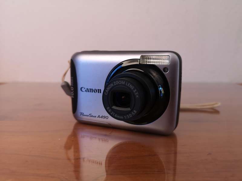 Canon PowerShot A490 digital compact camera