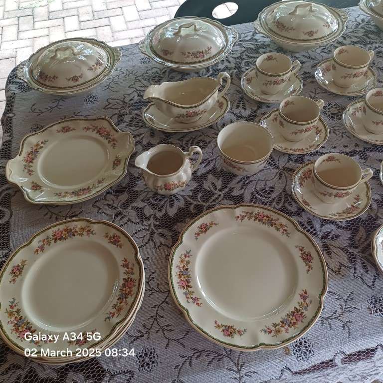 Johnson Bros 44 piece set