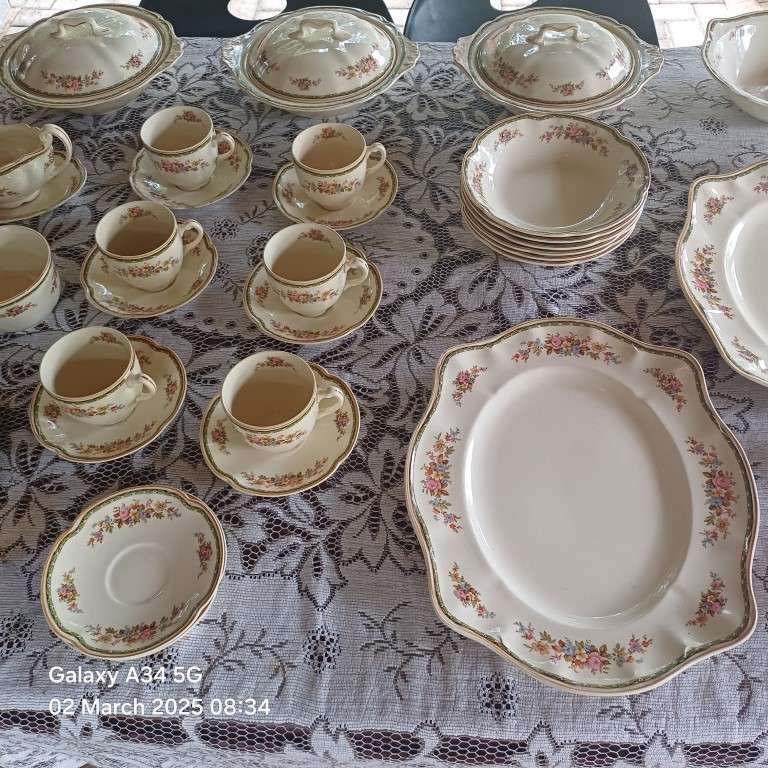 Johnson Bros 44 piece set
