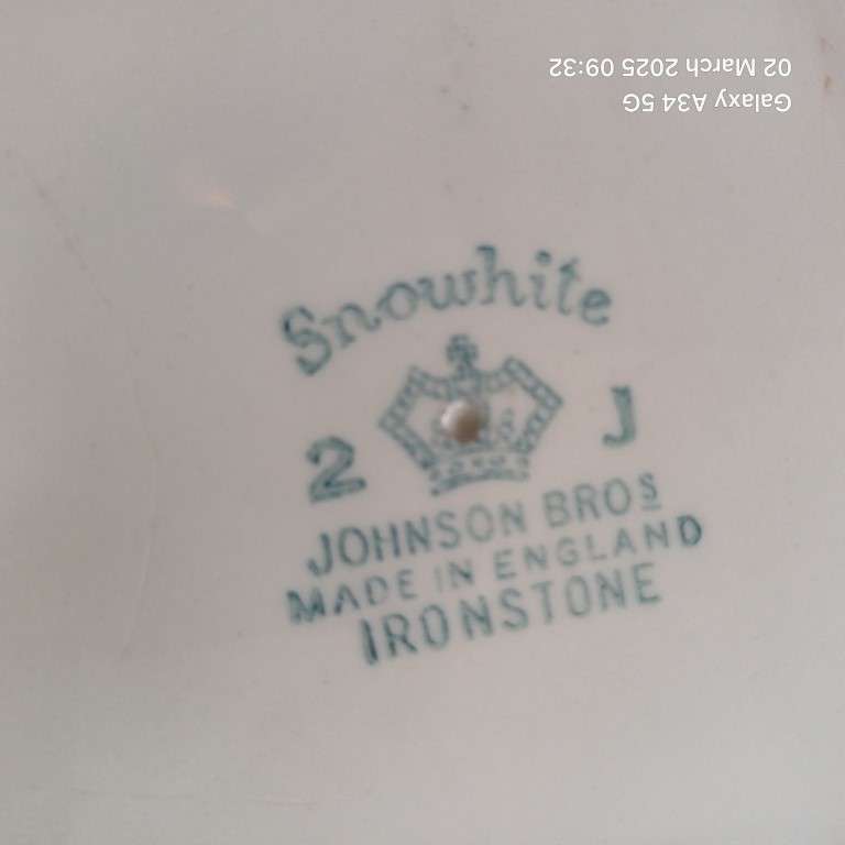 JOHNSON BROS DINNER SET