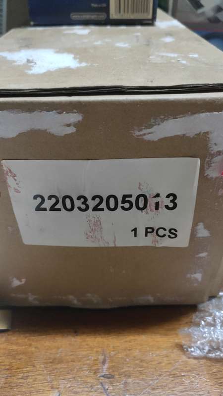 Rear Air Shock - Right or Left -Mercedes Benz - S-Class W220 98-05