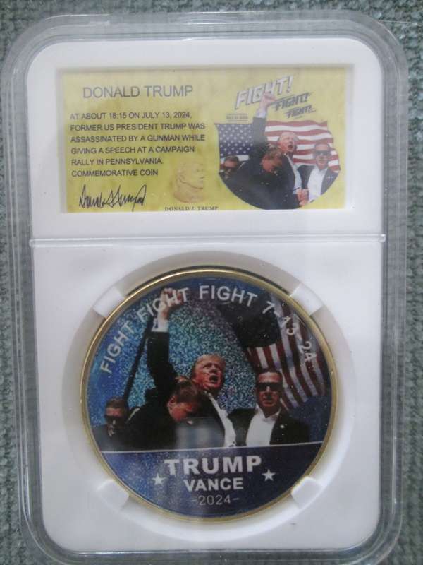 2024 Donald Trump Assassination Attempt Challenge Coin - FIGHT Metal Medal with Protective Case.