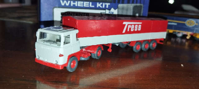 Wiking Scania Lorry - Tress - 1/87 Scale