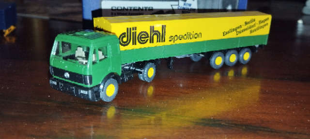 Wiking Mercedes Benz Lorry - Diehl - 1/87 Scale
