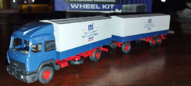 Wiking Iveco Truck & Trailer - Iveco/Magirus 125 - 1/87 Scale