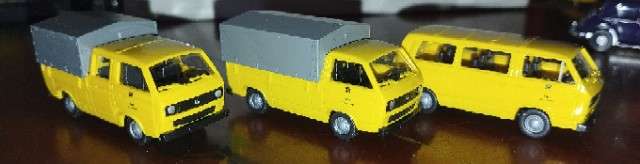 Roco Volkswagen 3 x T3 Transporter Set - 1/87 Scale