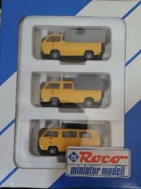 Roco Volkswagen 3 x T3 Transporter Set - 1/87 Scale