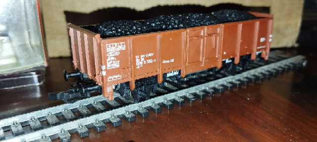 Trix International DB Middle Door Wagon with Coal Load - HO Scale