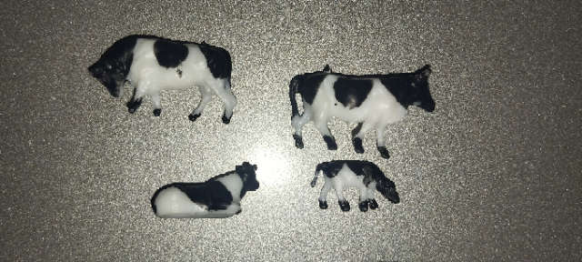 4 x Black & White Cows - Friesland Holsten etc - HO Scale