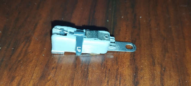 Pick Up Needle Holder - 4 Flat Pins - Takes dual stylus that flips between 78 and LP
