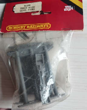 Hornby 3 x High Level Piers R.659 - OO Scale