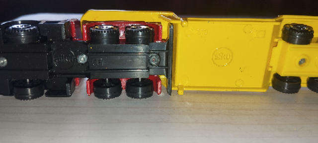 Siku "Scania" Lorry with Excavator Load - 1/87 Scale